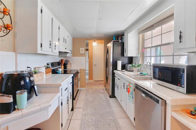 412 MAJORCA AVENUE, Altamonte Springs, FL 32714