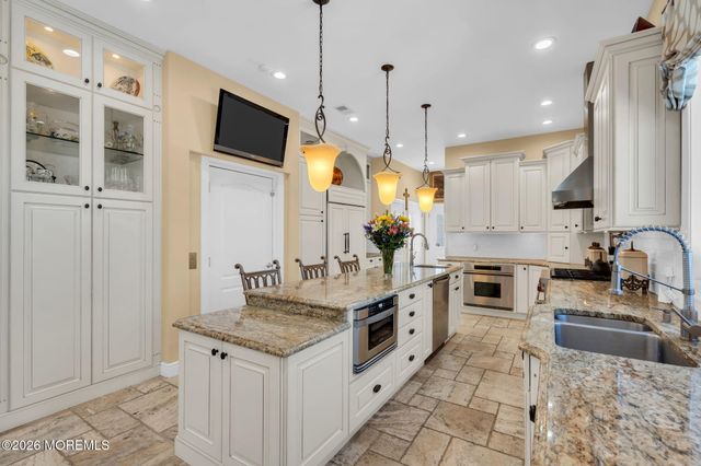 32 Freeman Court, Toms River, NJ 08753