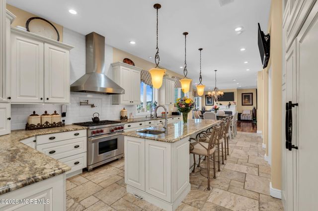 32 Freeman Court, Toms River, NJ 08753