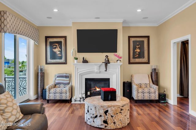 32 Freeman Court, Toms River, NJ 08753