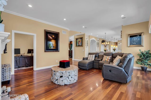 32 Freeman Court, Toms River, NJ 08753