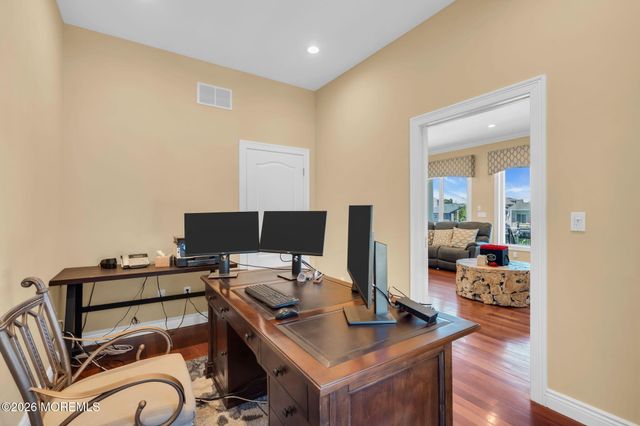 32 Freeman Court, Toms River, NJ 08753