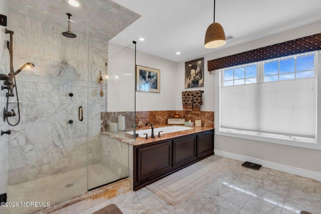 32 Freeman Court, Toms River, NJ 08753