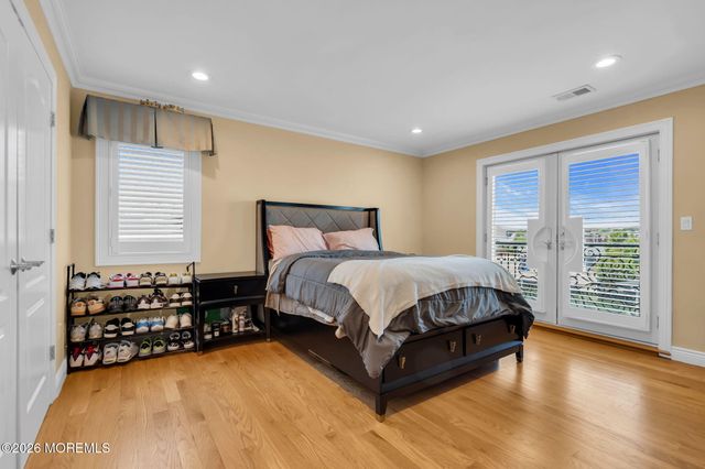 32 Freeman Court, Toms River, NJ 08753