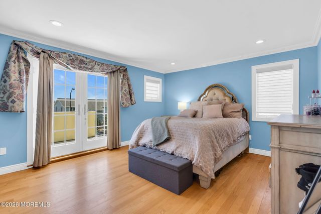 32 Freeman Court, Toms River, NJ 08753