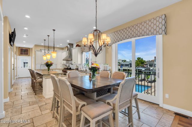 32 Freeman Court, Toms River, NJ 08753