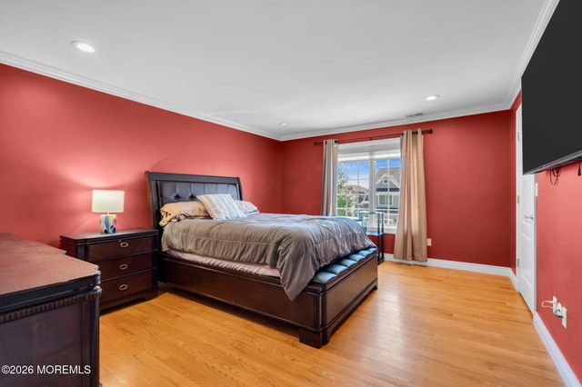 32 Freeman Court, Toms River, NJ 08753