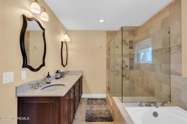 32 Freeman Court, Toms River, NJ 08753