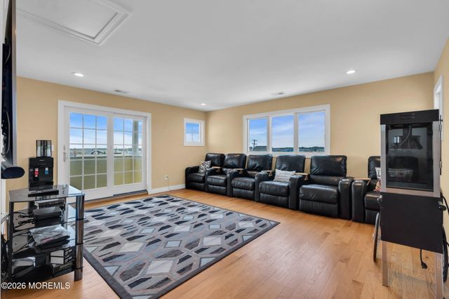 32 Freeman Court, Toms River, NJ 08753