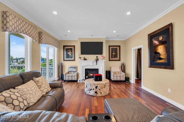 32 Freeman Court, Toms River, NJ 08753