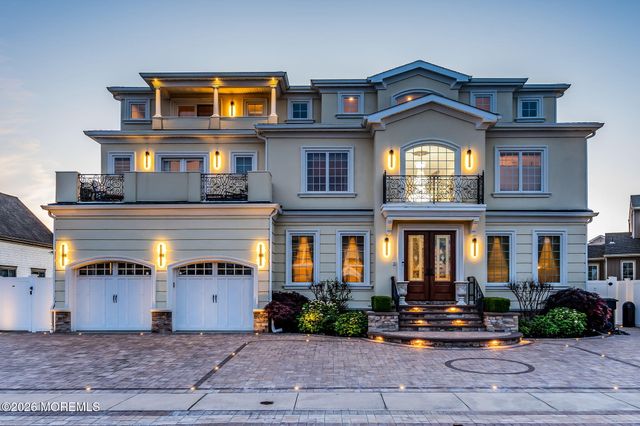 32 Freeman Court, Toms River, NJ 08753