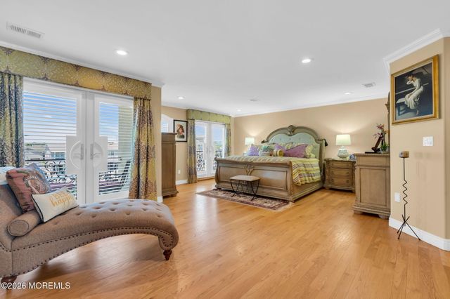 32 Freeman Court, Toms River, NJ 08753
