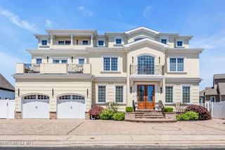 32 Freeman Court, Toms River, NJ 08753