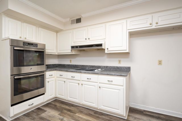 1666 OAK HILL RD, Germantown, TN 38138