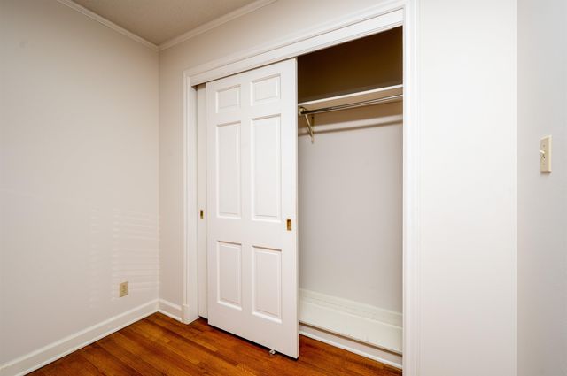 1666 OAK HILL RD, Germantown, TN 38138