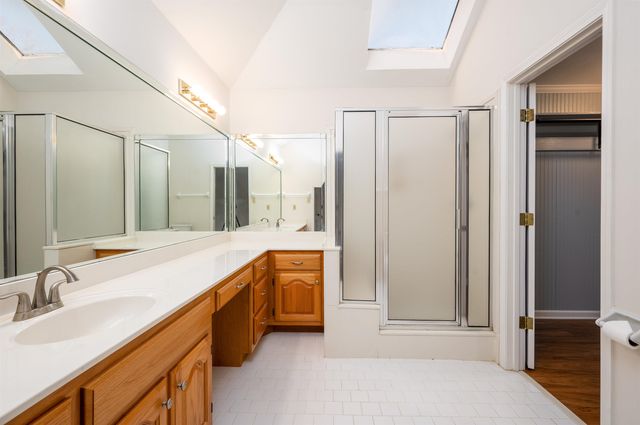 1666 OAK HILL RD, Germantown, TN 38138