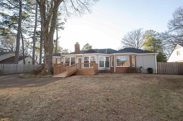 1666 OAK HILL RD, Germantown, TN 38138