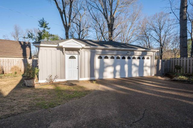 1666 OAK HILL RD, Germantown, TN 38138