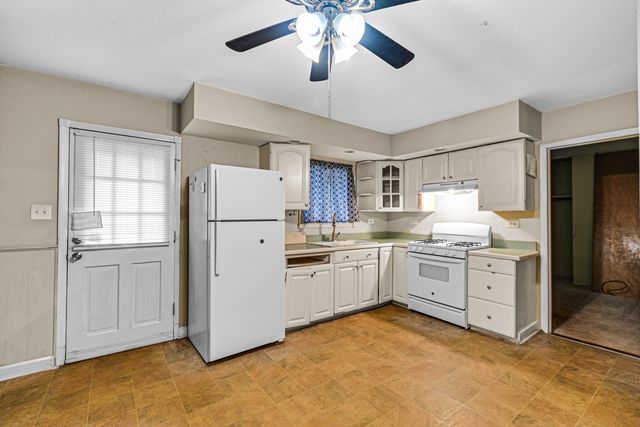 16410 Laura Lane, Oak Forest, IL 60452
