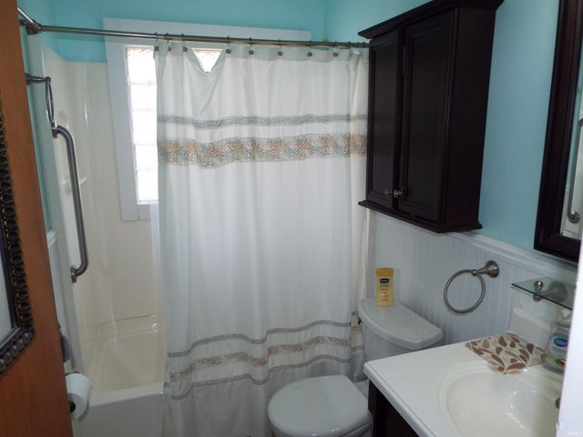 7629 Kingsway Drive, Fort Wayne, IN 46819