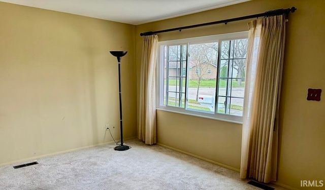 7629 Kingsway Drive, Fort Wayne, IN 46819