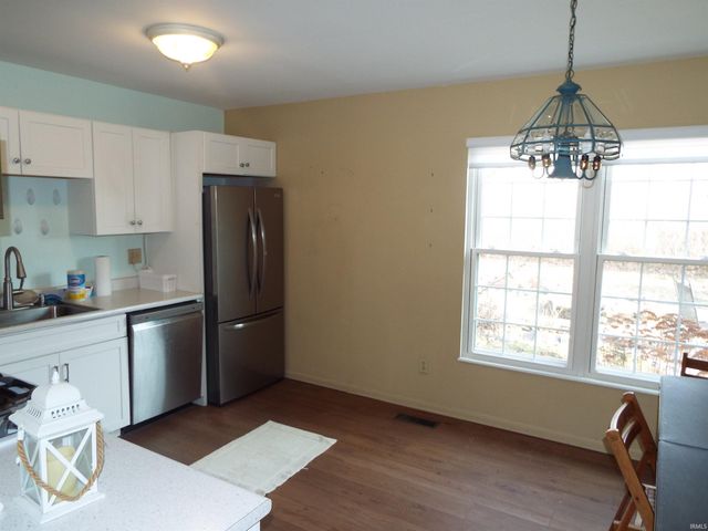 7629 Kingsway Drive, Fort Wayne, IN 46819