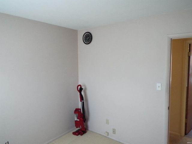 7629 Kingsway Drive, Fort Wayne, IN 46819