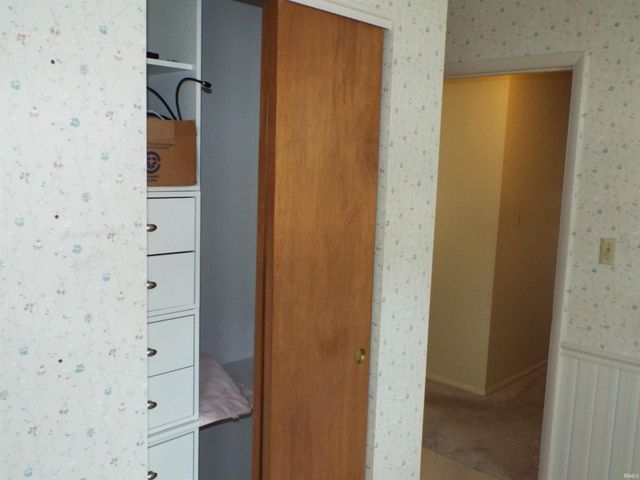 7629 Kingsway Drive, Fort Wayne, IN 46819