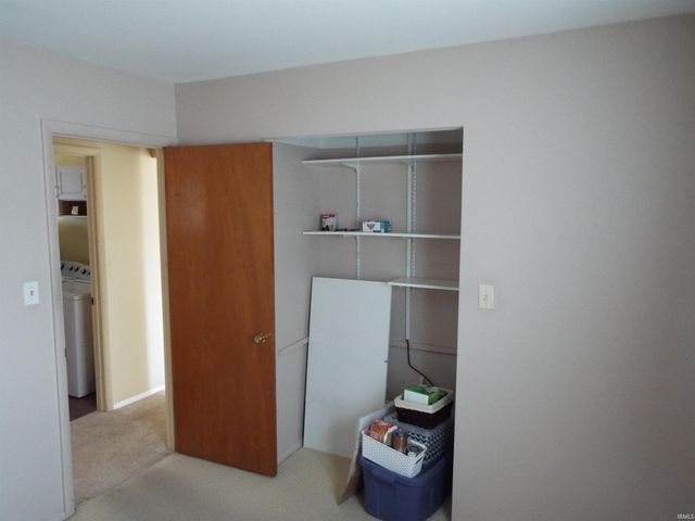 7629 Kingsway Drive, Fort Wayne, IN 46819