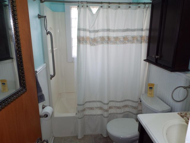 7629 Kingsway Drive, Fort Wayne, IN 46819