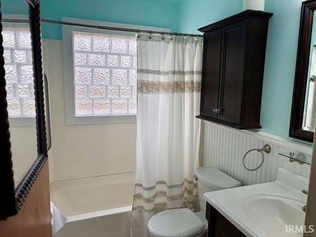 7629 Kingsway Drive, Fort Wayne, IN 46819