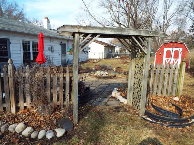 7629 Kingsway Drive, Fort Wayne, IN 46819