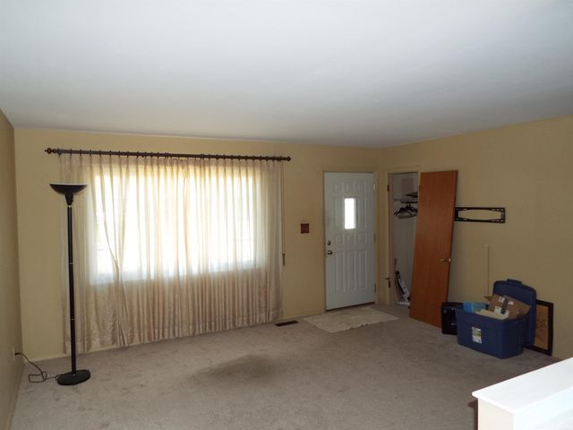 7629 Kingsway Drive, Fort Wayne, IN 46819