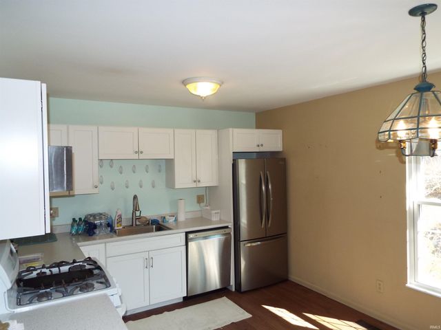 7629 Kingsway Drive, Fort Wayne, IN 46819