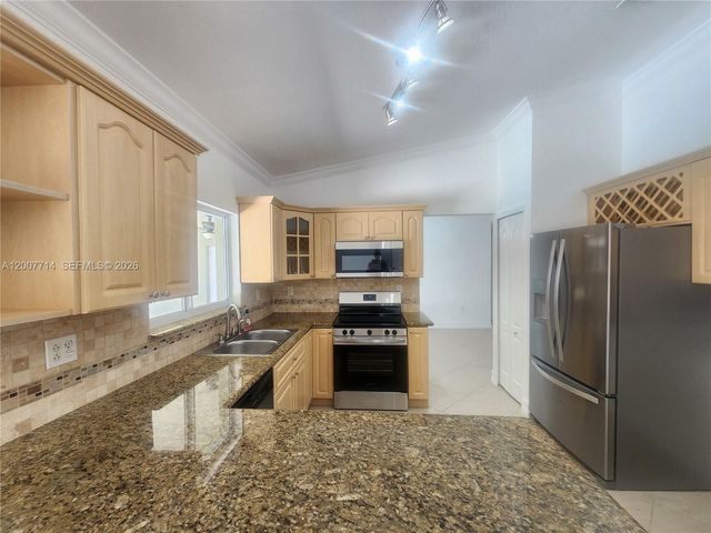 15412 SW 177th Ter, Miami, FL 33187