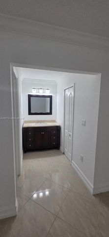 15412 SW 177th Ter, Miami, FL 33187