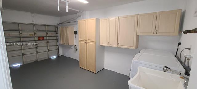 15412 SW 177th Ter, Miami, FL 33187