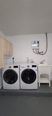 15412 SW 177th Ter, Miami, FL 33187