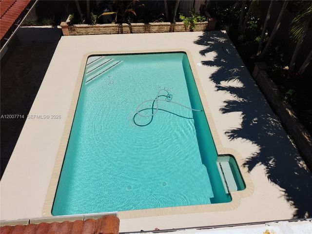 15412 SW 177th Ter, Miami, FL 33187