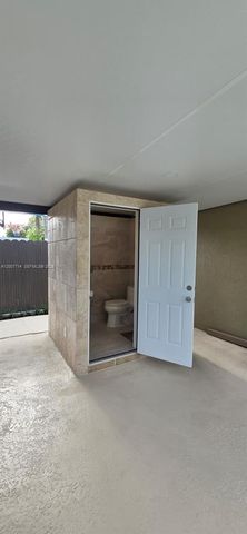 15412 SW 177th Ter, Miami, FL 33187