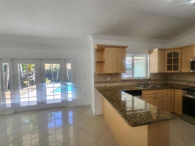 15412 SW 177th Ter, Miami, FL 33187