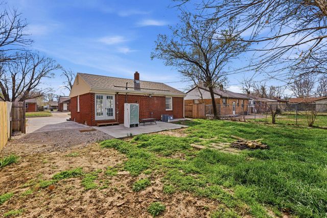 2701 N Litchfield Ave, Wichita, KS 67204