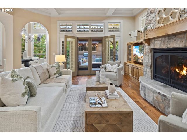 815 E Ave, Lake Oswego, OR 97034