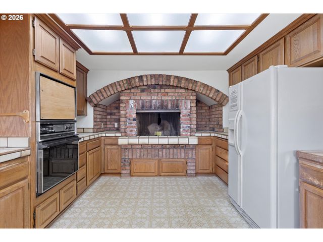 2014 Nw OCEANIA Dr, Waldport, OR 97394