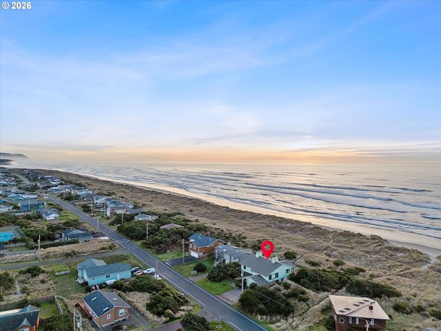 2014 Nw OCEANIA Dr, Waldport, OR 97394