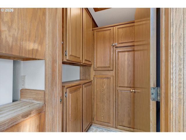 2014 Nw OCEANIA Dr, Waldport, OR 97394