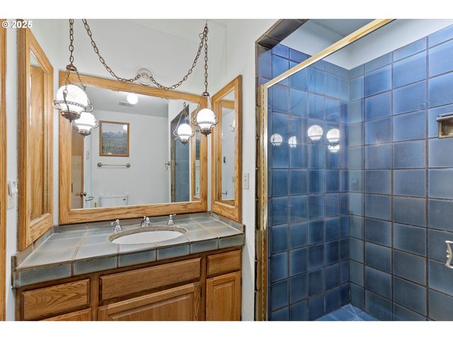 2014 Nw OCEANIA Dr, Waldport, OR 97394