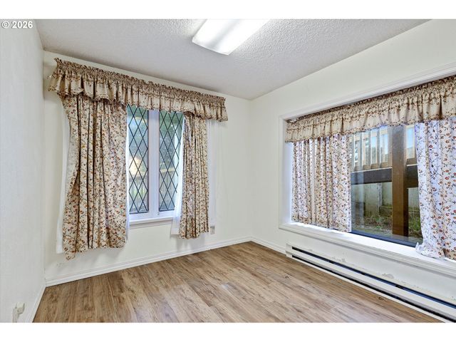 2014 Nw OCEANIA Dr, Waldport, OR 97394