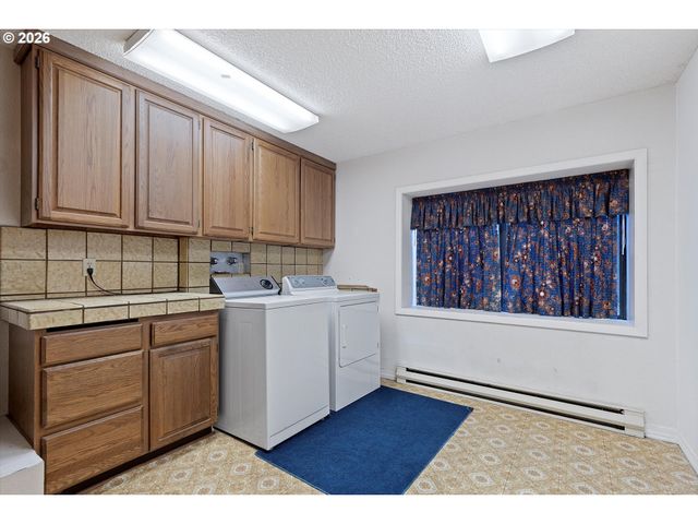 2014 Nw OCEANIA Dr, Waldport, OR 97394