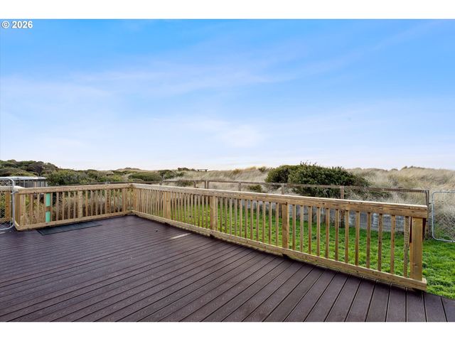 2014 Nw OCEANIA Dr, Waldport, OR 97394